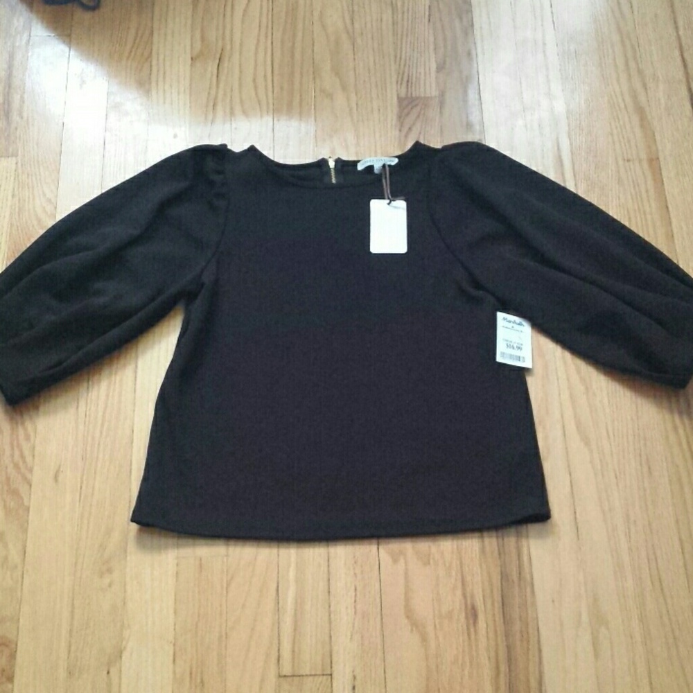 Black top, 3/4 puffy sleeve new w tags XS